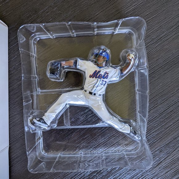Hallmark 2009 Johan Santana MLB Baseball NY Mets Christmas Ornament - Picture 2 of 3